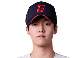 'Sore throat' derails Na Gyun-an's start → Rookie debuts with a 149 km/h pitch! Lotte lineup sees only one change at third base... Noh Jin-hyuk replaced by Son Ho-young [Incheon on-site]