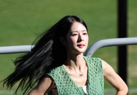[Foto] Park Gi-ryang, reflejando los rayos de sol con un baile dinámico