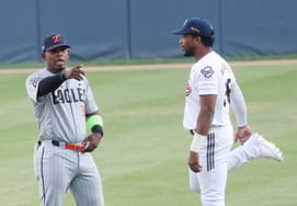 [Foto] Peraza y Severino: «¿Cómo frenar la charla de los hombres?»