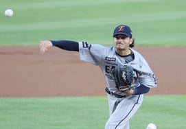 [Foto] Lanzamiento afilado de White