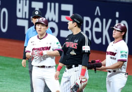 [Photo] Seo Geon-chang achieves 'Kiwoom's 9th 36,000 hits'