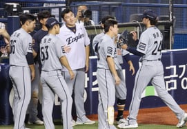[Photo] White's '6 innings scoreless, mission clear'