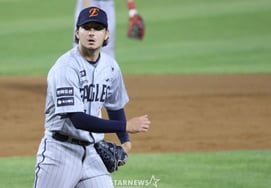 "We won't give up; please continue to support us." Foreign investor ace Owen White of the Hanwha Eagles focuses solely on autumn baseball, putting the team first.