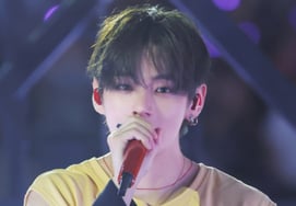 "My hearing has been poor for two and a half years," BTS V offers sincere advice to fans: "Do not compare yourself with others"