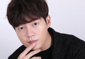'Five instances of drunk driving' Son Seung-won sentenced to two years in prison on appeal.. First-instance one-year sentence overturned [Star Scene]