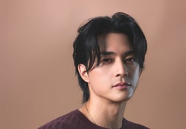 Kim Ji-hoon, a serious gaze [★Photo]