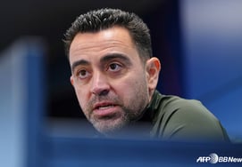 Отказавшись от предложения возглавить сборную Южной Кореи, Сави заявил: «Я — сын нидерландского футбола»... Он обошёл Арне Слоота и стал первым в истории иностранным главным тренером национальной команды Нидерландов за 48 лет