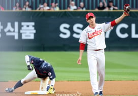 [Foto] "¡Robo de base fuera, me enfada!" Hwang Seong-bin