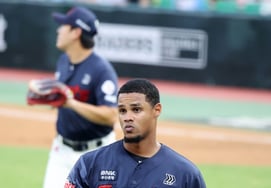 [Photo] 'Rodriguez continues scoreless streak into the sixth inning'