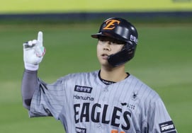 [Foto] Heo In-seo: «No pierdo ninguna oportunidad con bases llenas»