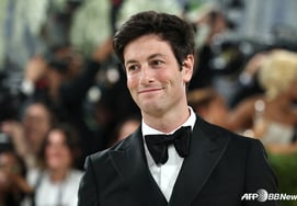 Lakers to change ownership again... 'Trump's son-in-law's brother' embroiled in FIFA controversy, the man behind a 17 trillion won acquisition with former Disney CEO