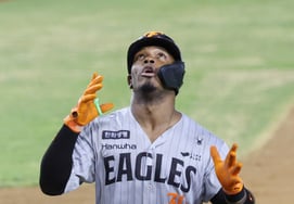 [フォト] フェラザ「野球は終わっていない」