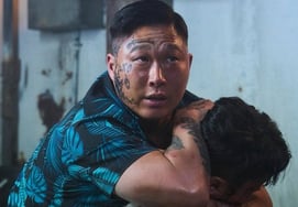 ビョン・ヨハンが目をつけたスウィングスの演技挑戦..顔の半分をタトゥーで覆った『タッジャ』