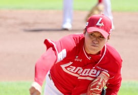 Even as a surprise starter, he threw five innings of no-hit ball! The manager even picked him as the MVP: "No matter what anyone says, it's Choi Min-jun today." [Jamsil On-site]