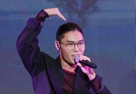 金范秀善举传为佳话..申惠英称“他带我去米其林三星餐厅”[快乐在一起][★夜TView]