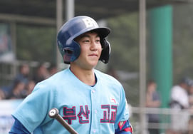[Foto] Shin Ji-heon con una «expresión típica de astucia»