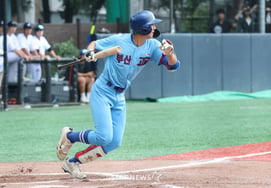 [Foto] Shin Ji-heon, el «estándar de la bunt de sacrificio»