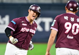 'Look at the last-place firepower' Kiwoom hits three home runs, completely defeats top-seeded KT 10-5! Breaks 'six-game losing streak against KT' with a power display [Suwon On-site Review]