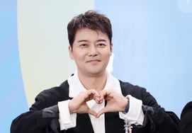 「『公開交際2回』全賢武、来年5月に結婚→ケイウィルが祝歌」非婚主義説の説明 [総合]