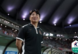 'Answering Rumors of Departure to China' Coach Kim Ki-dong: "Priority Is Always Seoul"... On Re-signing Question, "I Want to Stay for 10 More Years" — Showcasing Love for Sangam [Sangam Field]