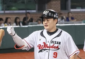 「韓国での初ホームラン」チェ·ジマン「ドラフトへの関心とプレッシャーが大きい→若手選手にとってより重要な機会、申し訳ない気持ち」