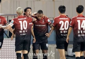 ¡Prueba de depredador natural! Bucheon vuelve a vencer a Jeonbuk... '3-0 a 3-2' victoria emocionante, ahuyentó la persecución que dejó a todos con el corazón en un puño [Reseña desde el lugar de Bucheon]