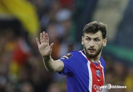 'Lee Kang-in departure' immediately followed by a major disaster... 'Luxury attack line silenced,' PSG suffers shocking defeat to 10-man Reims, 'Five consecutive Super Cup titles dashed'