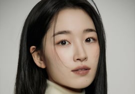 'Trò chơi con mực' Won Ji-an ký lại hợp đồng với White Entertainment