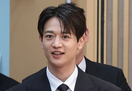 SHINee Minho trở lại với năng lượng nóng bỏng vào cuối hè..Tái xuất solo ngày 7 tháng 9