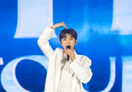 '任英雄出道10周年'传递爱的温暖♥ 英雄时代粉丝公益房'拉翁',第62次为杨平罗登之家提供餐食服务
