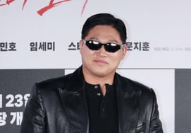 ムン・ジフン『今日は映画俳優』 [★フォト]