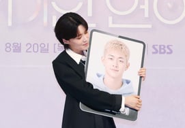 Jang Do-yeon 'AI partner muốn ôm'[★Ảnh]