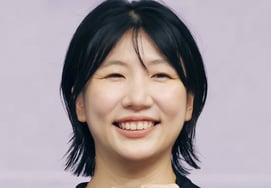 Posing for the camera: 'Kiyian Love' PD Son Jeong-min [★Photo]