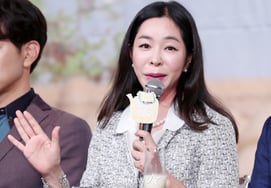 [Official] Lee Hye-young donates 30 million won for Geoje heavy rain damage recovery... "Hoping to regain a peaceful daily life"