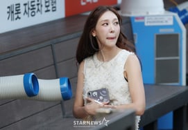 [Foto] La presentadora Park Ji-young: «Aún necesito el aire acondicionado»
