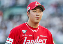 'Rookie of the Year No. 1' Heo In-seo chased by a monster, '5 consecutive QS toward legend in one step': Kim Min-jun writes new history