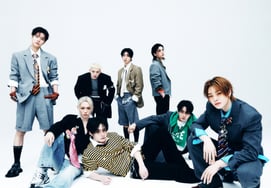 [Срочная новость] Stray Kids «THIS & THAT» заняли 38-е место в чарте Billboard Hot 100, установив собственный рекорд
