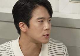 '44-year-old' Ha Seok-jin confesses about presbyopia: "It takes time to recognize... and digestion is also not good" [Jeon Hyun-moo Plan 4]