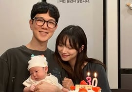 金智英，女儿出生后再次出现发音不清的说话方式：“留下了给各位家人的照片”[Star Issue]