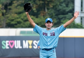 [フォト] 'ソウル高校相手に勝利を守った' ハ・ヒョンスン