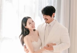 KCM, Reveals Wedding Photos with Beautiful Wife: "Worried About the Wedding After 15 Years, But Grateful"