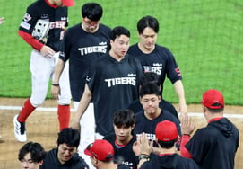 KIA wins again! But there was something else 'winning coach' Lee Beom-ho praised: "Kim Do-young's 3-run home run secured the victory, but..."