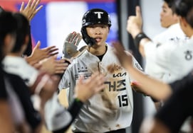 'Đại thắng' Kim Do-young "em ấy hiện tại đang chơi tốt hơn nhiều so với khi em ấy ở năm thứ 2" trực tiếp khen ngợi 'cầu thủ 20 tuổi' này thật tuyệt vời