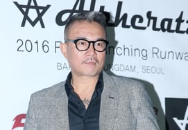 'Dos divorcios': Kim Sung-soo crió con éxito a la hija de su primera esposa: "El mayor logro de mi vida" [Star Issue]