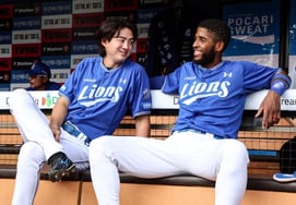 "We don't need anything big, just hit a 50-meter shot." Captain's advice sparks Diaz to a .524 batting average in five games... Samsung scores 10 runs per game, erasing the gap with the first-place team