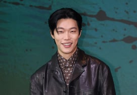 Ryu Jun-yeol, a smile that captivates female fans [★Photo]