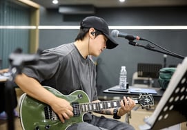 M.C the MAX Lee Soo to hold his first summer concert since debut... First live performance of new song 'Go, Go!'
