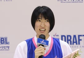 [Photo] Ayane Kanemitsu 'The Wind Blows'