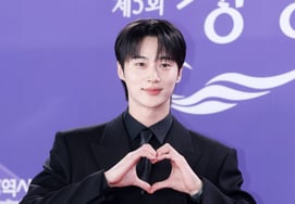 'Luxury Visual' Byun Woo-seok Ranks Third Among Male Actors in Star Ranking