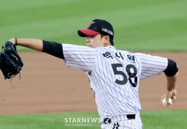 [Photo] Park Si-won starts against KT